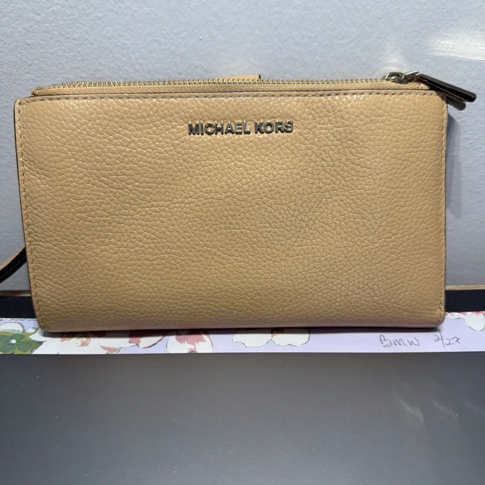 Michael Kors Jet Set Travel Wristlet